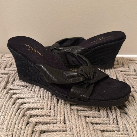 Liz Claiborne Black Leather Wedge Espadrille Open Toe Knot Sandals Women 6.5 - Picture 2 of 9
